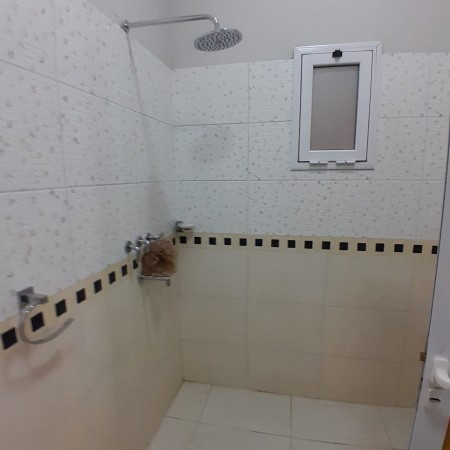 CASA EN VENTA EN BARRIO CON SEGURIDAD, VILLA ESQUIU. OPORTUNIDAD!!!!!!