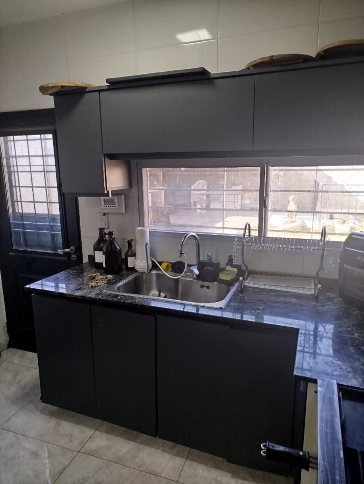 CASA EN VENTA 3DORM BARRIO CON SEGURIDAD VILLA ESQUIU!!!