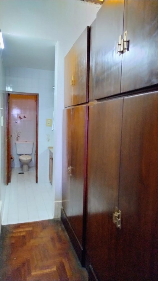 HERMOSA CASA A LA VENTA 4 DORM. C/PILETA B°AYACUCHO