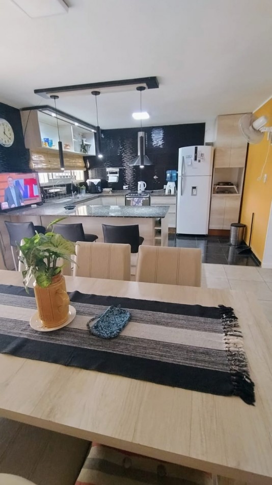 VENDO CASA 3 DORM C/PILETA EN B°CON SEGURIDAD VILLA ESQUIU!!!!!