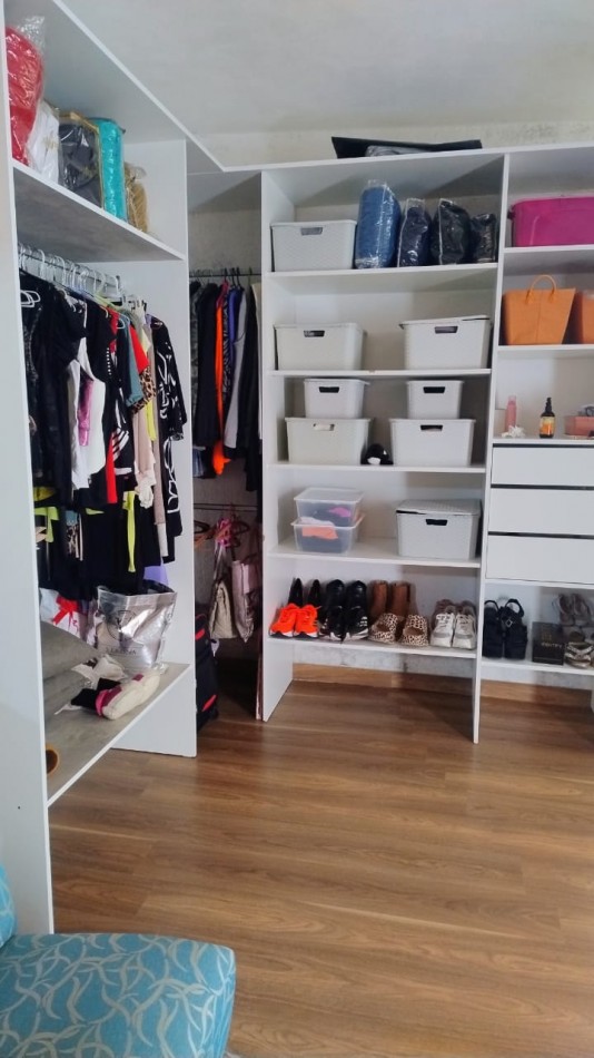 VENDO CASA 3 DORM C/PILETA EN B°CON SEGURIDAD VILLA ESQUIU!!!!!