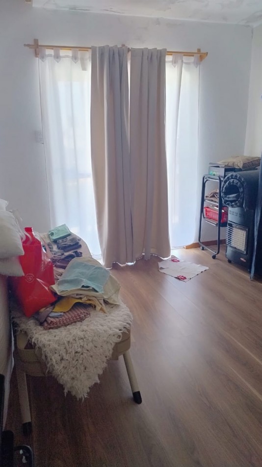 VENDO CASA 3 DORM C/PILETA EN B°CON SEGURIDAD VILLA ESQUIU!!!!!