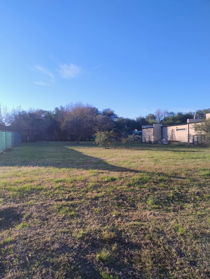 LOTE EN VENTA DE 1000M2 BARRIO LA CERCANIA MENDIOLAZA!!!!!