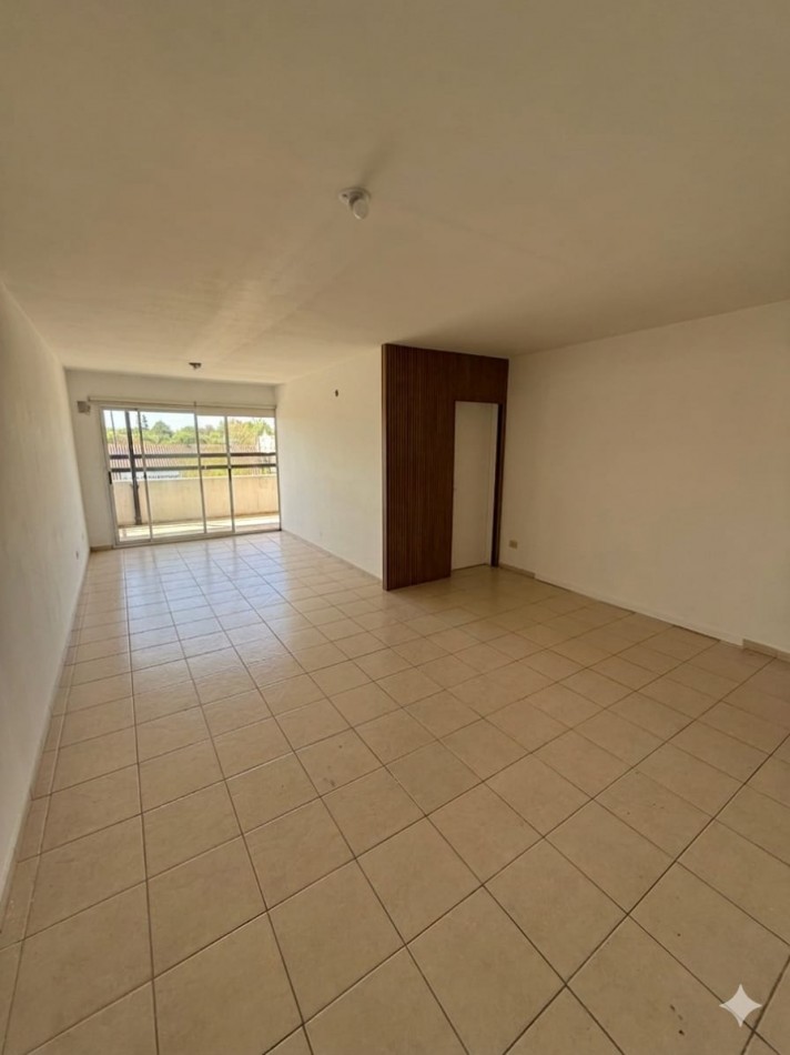 OFICINA EN ALQUILER PLANTA ALTA SOBRE RECTA MARTINOLLI