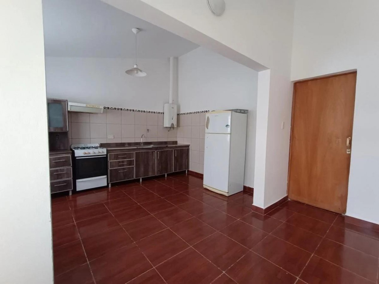 VENDO CASA 2 DORM. B° MARQUEZ DE SOBREMONTES!!!