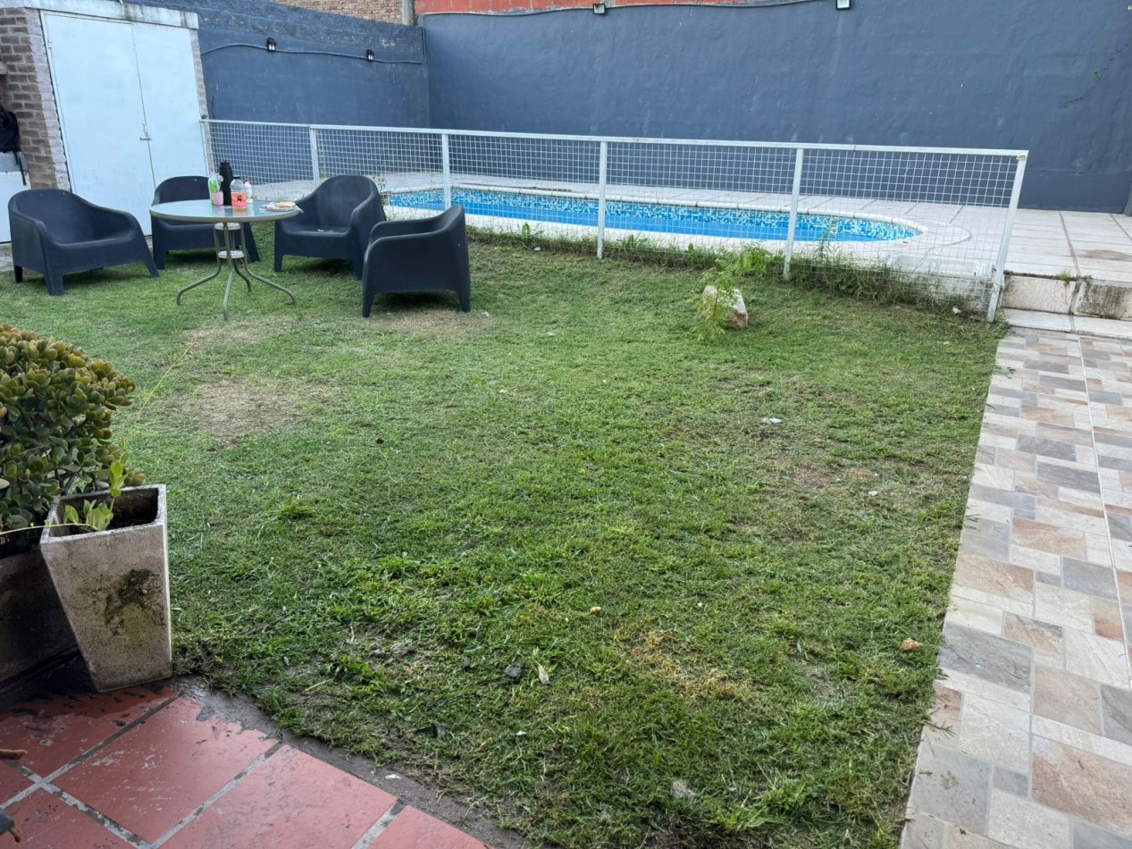 CASA EN VENTA 3DORM. B° SILOE VILLA ESQUIU!!!!