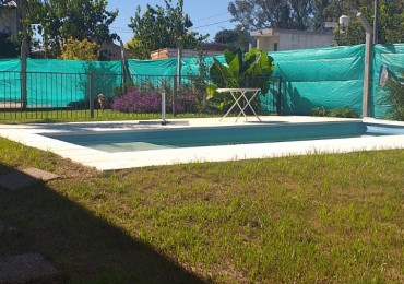 PROPIEDAD A LA VENTA CON PILETA EN BARRIO CON SEGURIDAD!!!!!