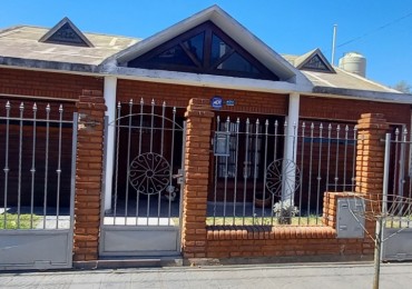HERMOSA CASA EN LA VENTA EN B° POETA LUGONES. CON CERTIF. BANCOR!!!!