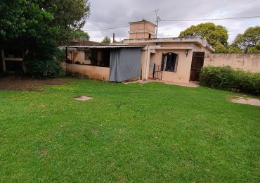 CASA A LA VENTA CON GRAN TERRENO EN B° ARGUELLO, EXCELENTE OPORTUNIDAD!!!