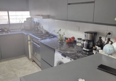 CASA EN VENTA 3DORM BARRIO CON SEGURIDAD VILLA ESQUIU!!!